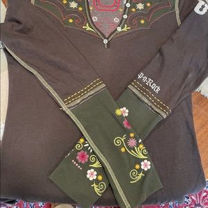 Alp-n-Rock size 2-small. Brown embroidered Lucky U